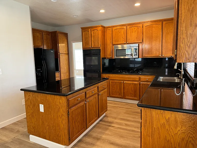 422 Madrone Pl — Photo 8