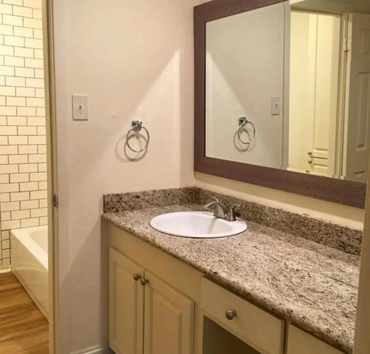 1227 Melwood Place — Photo 3