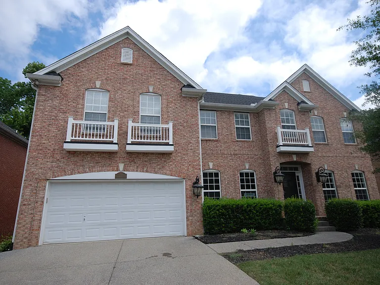 314 Forest Bend Dr — Photo 2