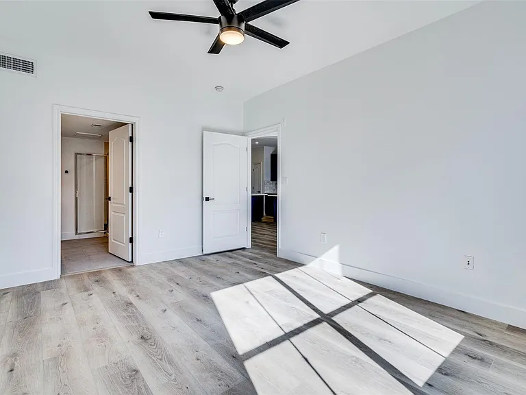 2505 San Gabriel St #600 — Photo 33