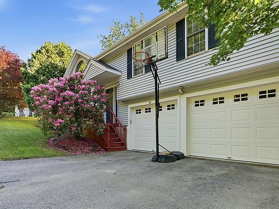 5th image of 37 Moreland Green Dr