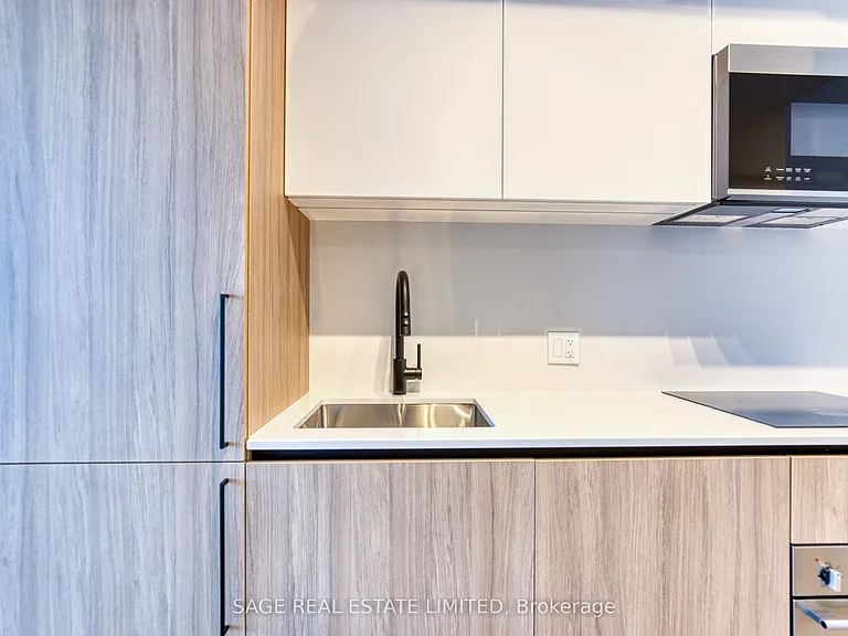 35 Parliament St #2812 — Photo 7
