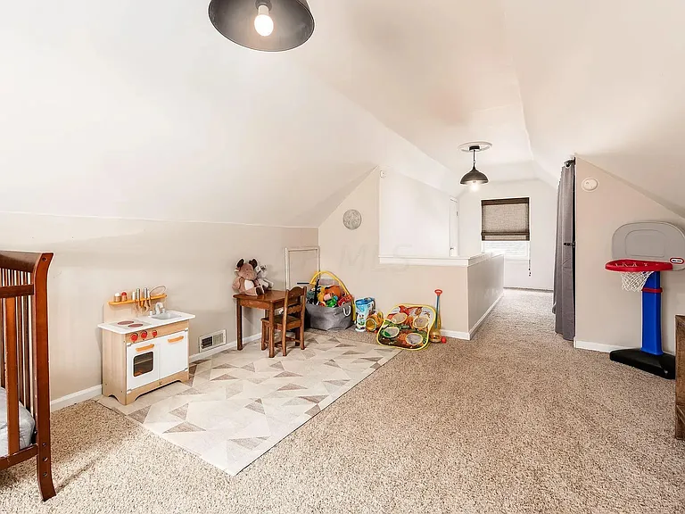582 Northridge Rd — Photo 18