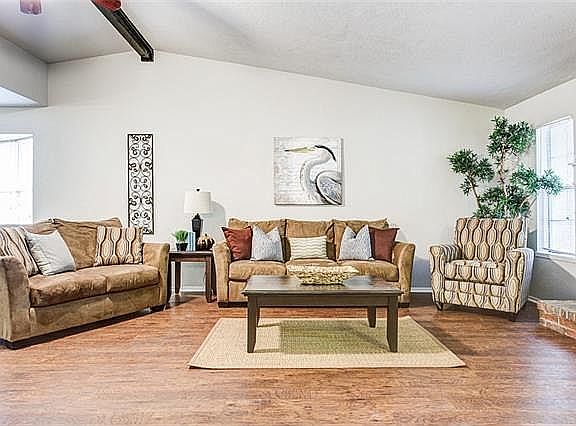 4th image of 3000 Monarch Dr
