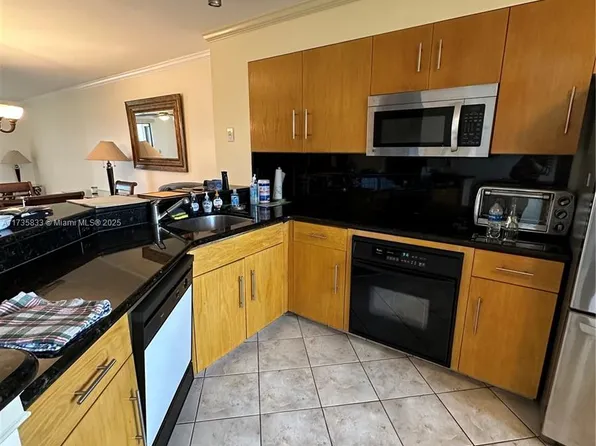 2240 N Cypress Bend Dr APT 603, Pompano Beach, FL 33069