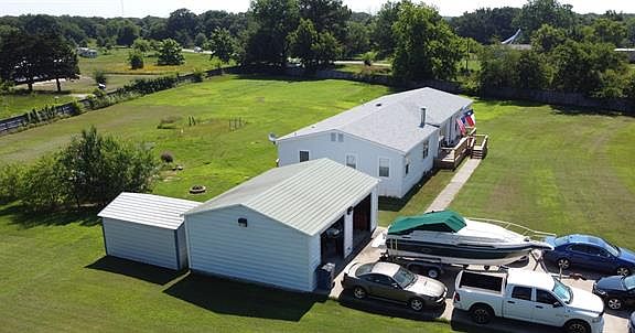 4th image of 2496 Oakwood Dr