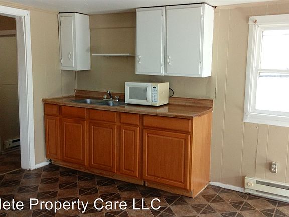 3rd image of 715 N Elm St APT 4