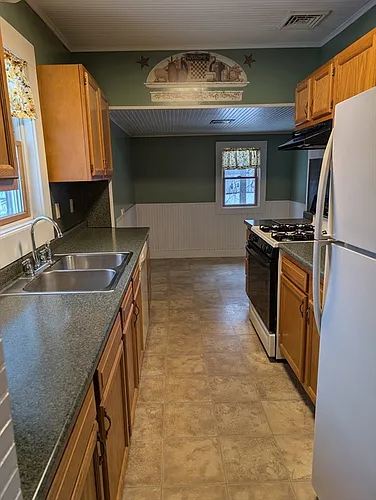 95 N Elm St #2 Photo 1