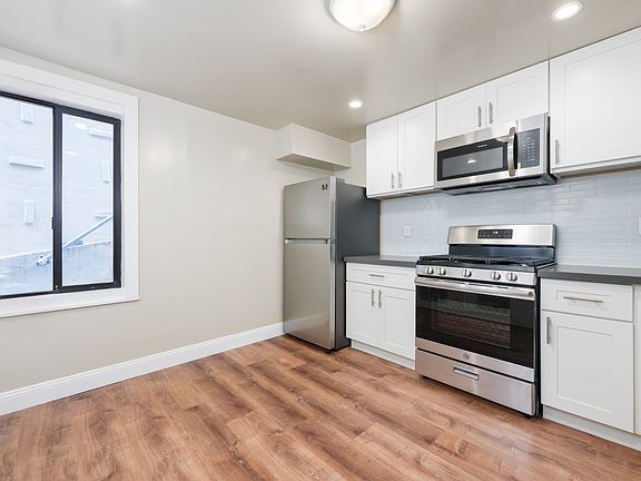 4th image of 626 Connecticut St