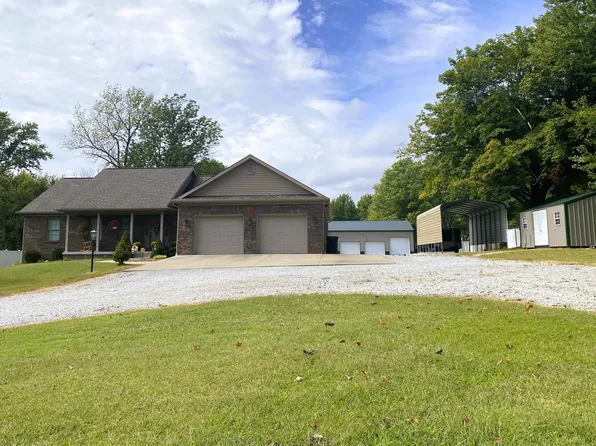 833 Russell Rd, Chandler, IN 47610