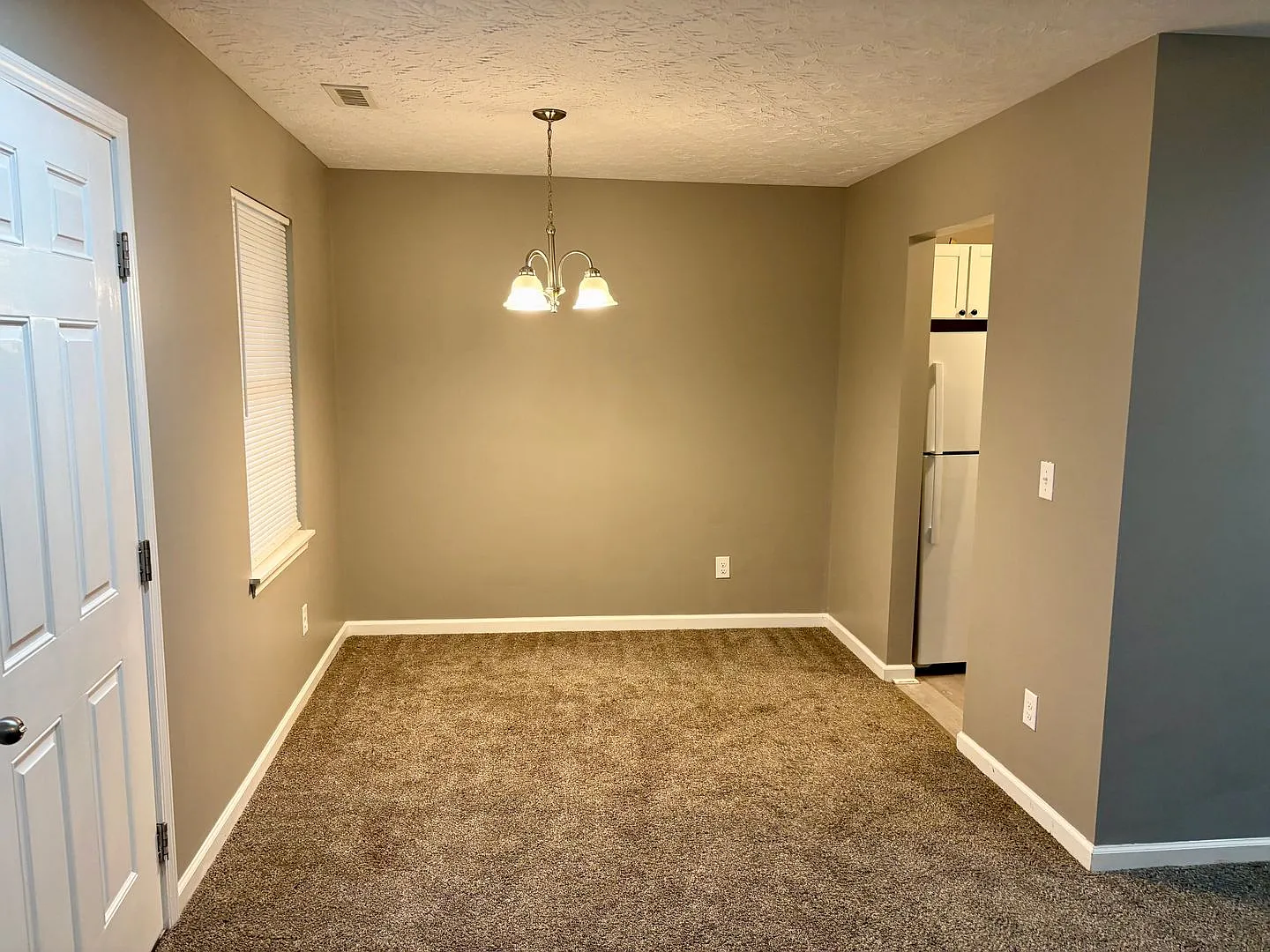 Two Bedroom Condo for rent — Photo 1