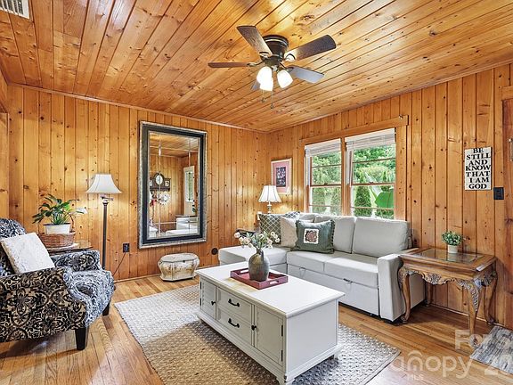 3rd image of 313 Walker Rd