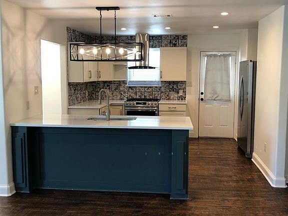 3rd image of 3805 Collinwood Ave