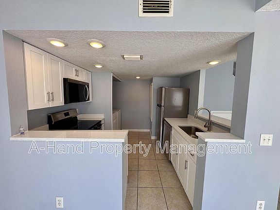 3rd image of 2725 Fan Palm Dr #A