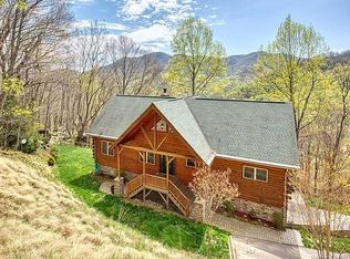 446 Abbeys Cove Rd, Waynesville, NC 28785