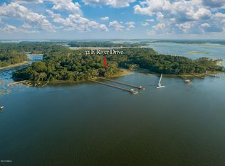 32 E River Dr, Beaufort, SC 29907