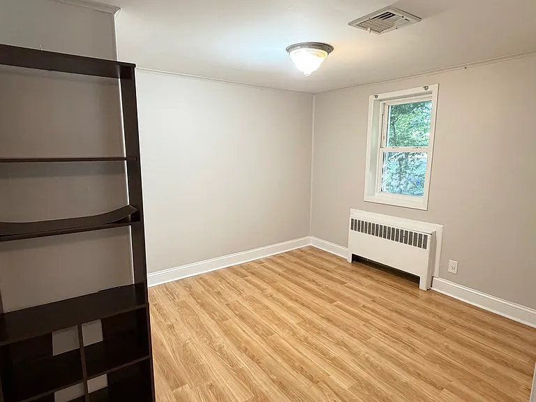 254 Sloan Ave — Photo 14