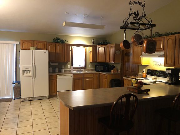 2nd image of 2256 & 2258 Lakeshore Dr