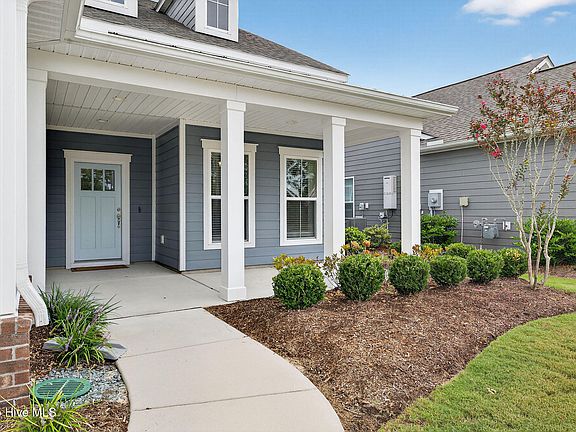 3rd image of 511 Craddock Drive