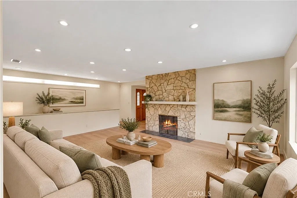4 bed, 3.5 bath, 3385 sqft, $12,500 — Photo 2