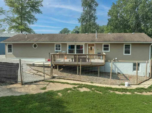 1045 Vine Ave, Riverside, IA 52327
