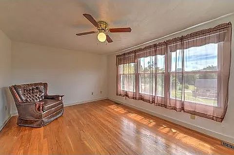 4th image of 202 Valley View Dr