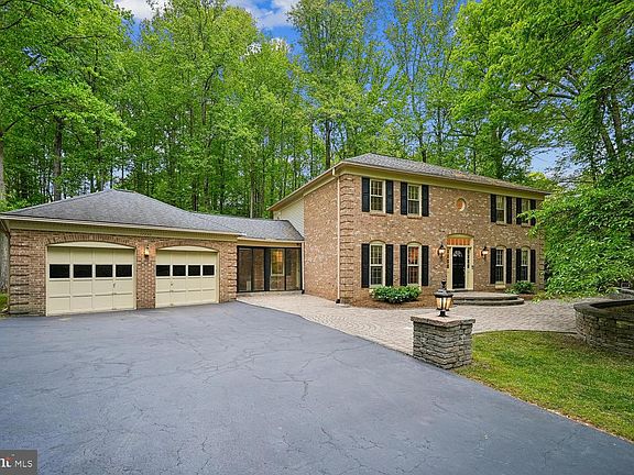 3rd image of 11732 Stuart Mill Rd