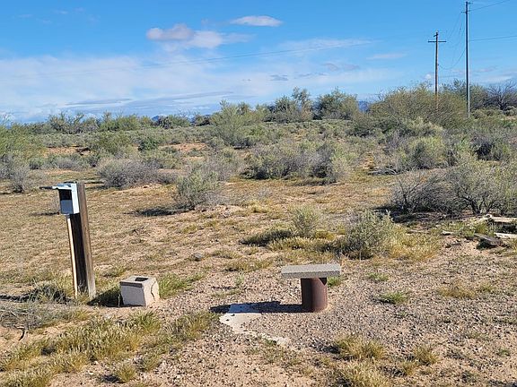 3rd image of 40218 W Salome Hwy
