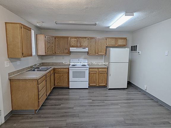 3 Kitchen_10022024