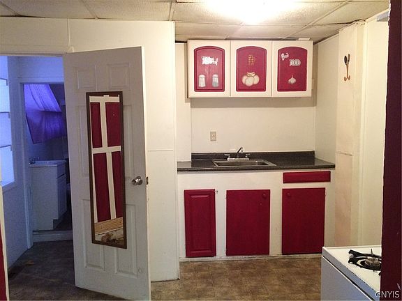 2nd image of 1110 Butternut St