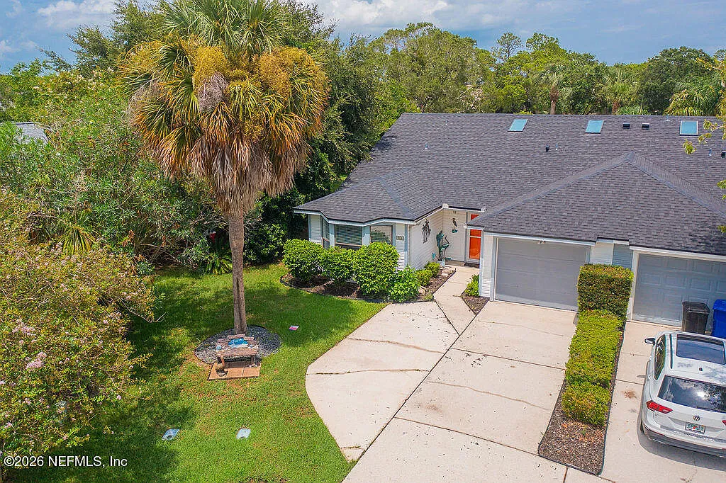 3 bed, 2.0 bath, 1361 sqft, $3,000 — Photo 1