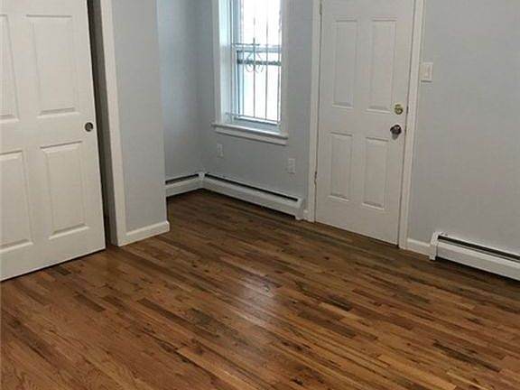4th image of 11219 196th St