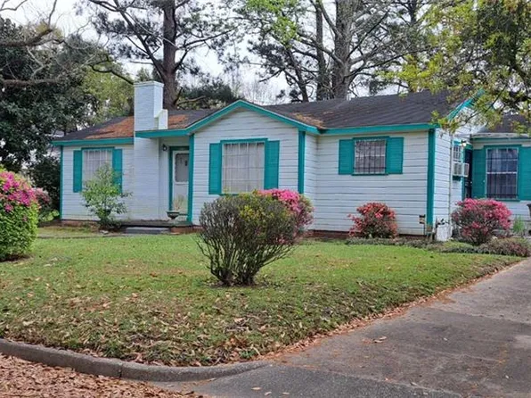 1653 Van Dorn St, Mobile, AL 36605
