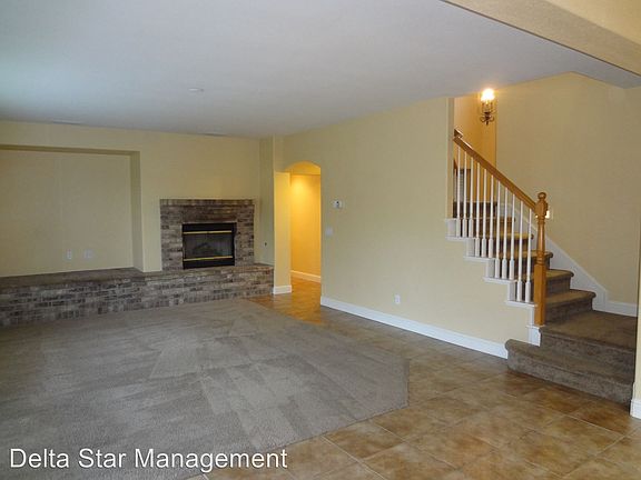 4th image of 1740 Woodhaven Cir