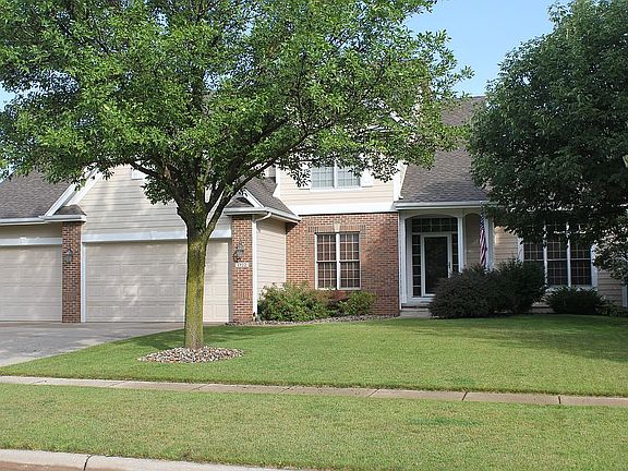 2nd image of 1922 NE Cameron Dr