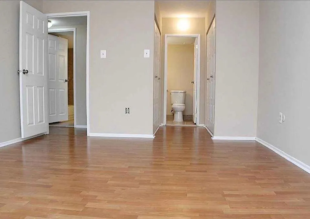 217 James Court - 217 — Photo 3