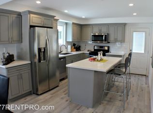 14111 Sylvan St, Van Nuys, CA 91401