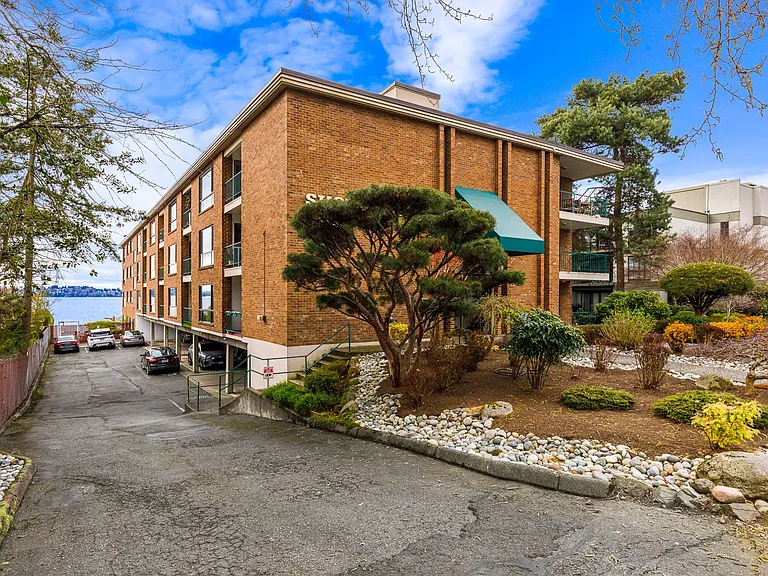 6225 Lake Washington Blvd NE #406 — Photo 3