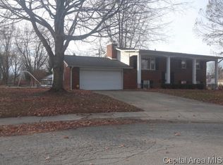 2400 Eastview Dr, Springfield, IL 62702