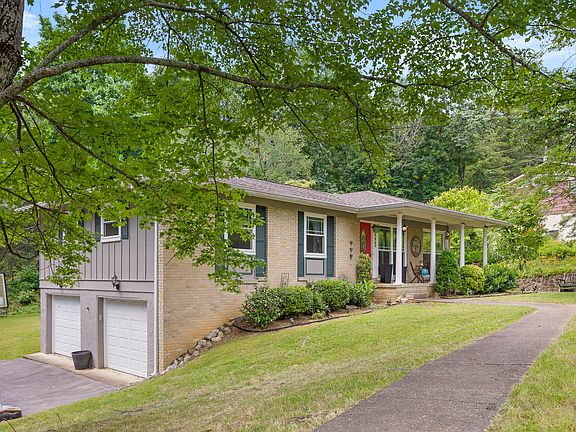2nd image of 1328 Cloverdale Cir