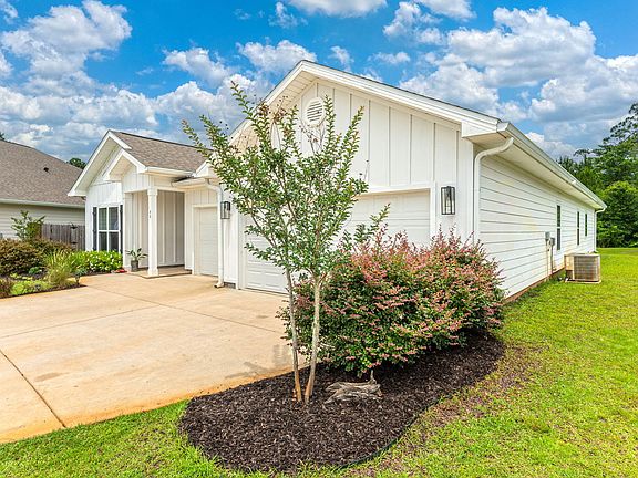 5th image of 48 Hammock Cir