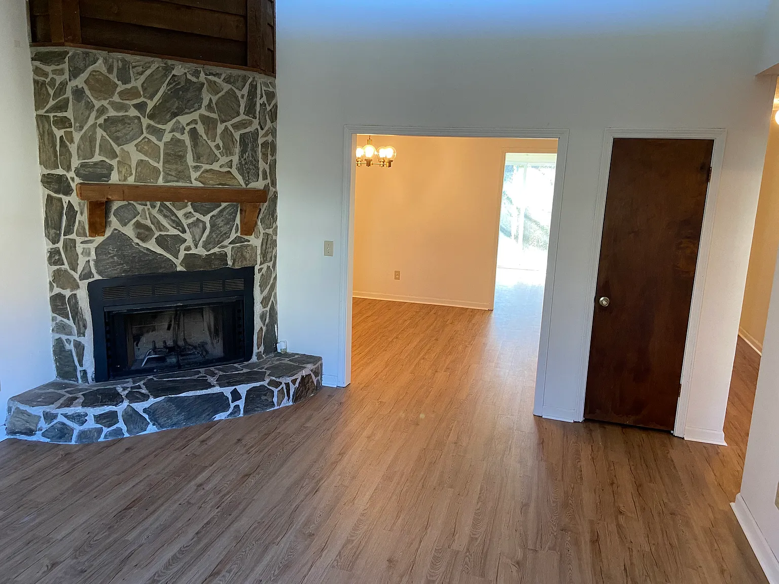 2 bed, 1100 sqft, $1,590 — Photo 1