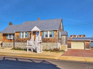 101 W Delaware Ave, Brant Beach, NJ 08008