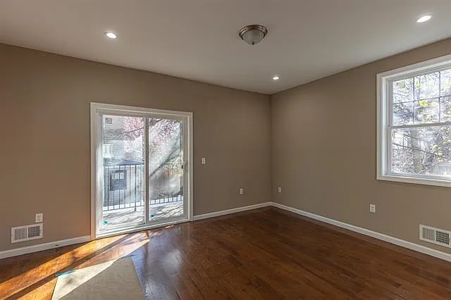 69 Hutton St #1 — Photo 5