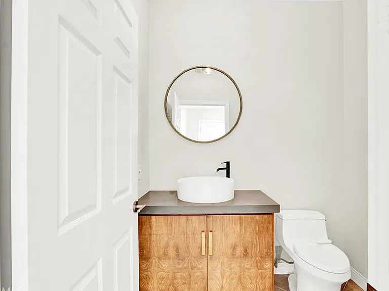 5200 White Oak Ave #52 — Photo 5