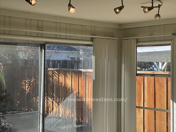4th image of 4292 Manzanita Dr