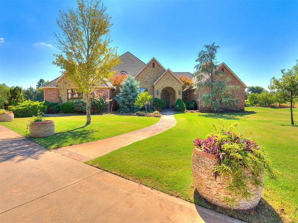 1st image of 21850 Water Oak Cir