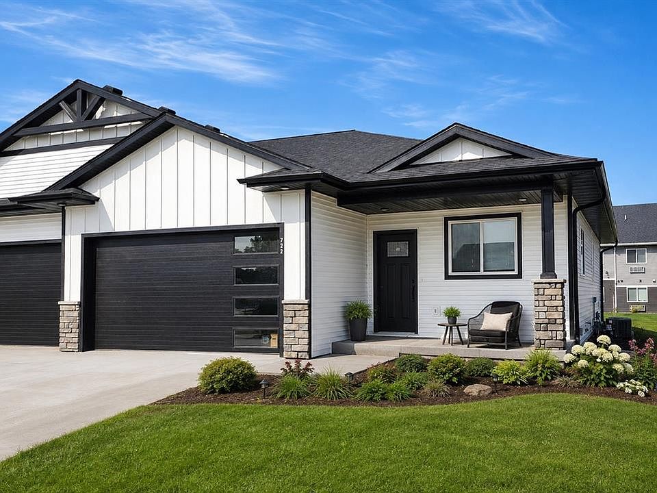 1st image of 722 Sequoia Drive