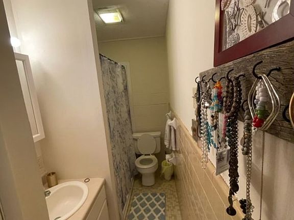 3rd image of 106 Camellia St #3