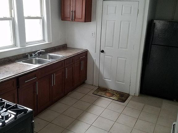 3rd image of 245 N Clinton St